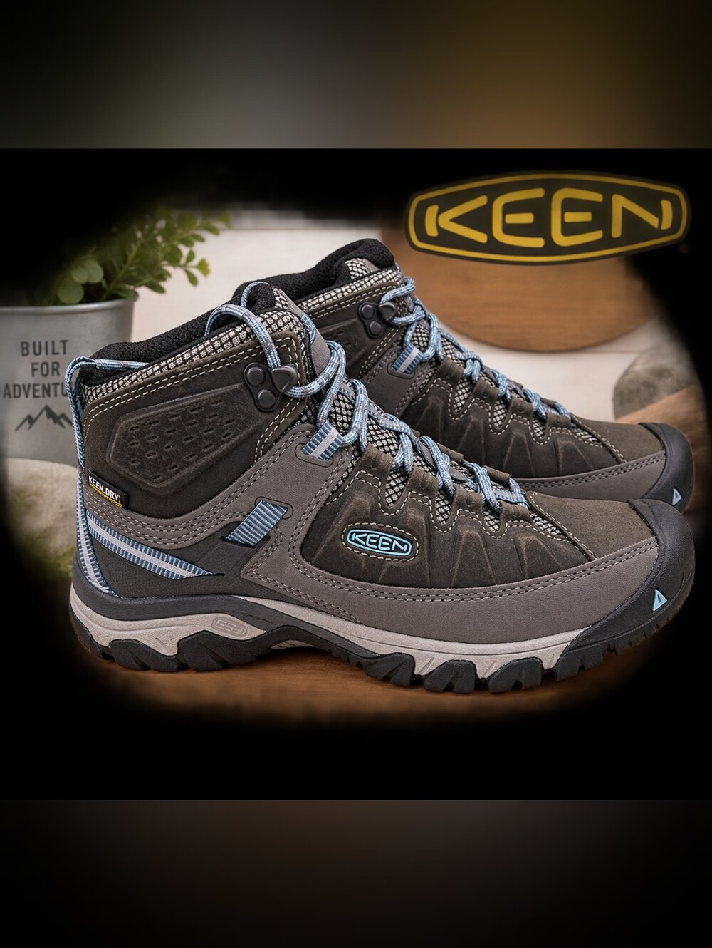 KEEN Women's Targhee III Mid Waterproof Hiking Boot NWOT Size 7.5